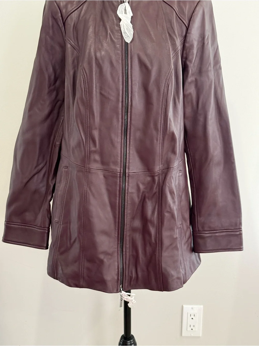 D&Co L Like New Burgundy Leather Zip-Front Jacket 827